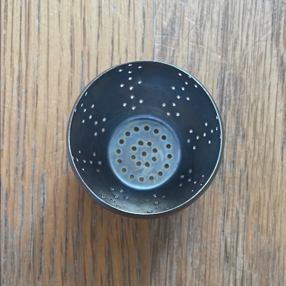 Stainless Steel Loose Leaf Tea Infuser with Silicone Handle - Picture 5 of 8